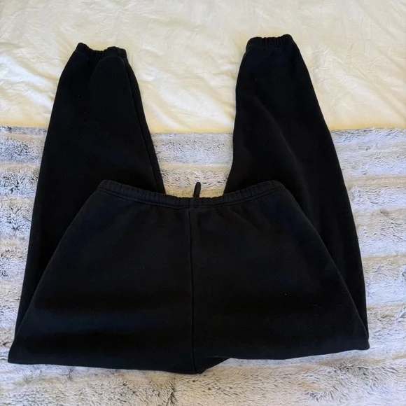 Black Skims Sweatpants - Picture 3 of 3